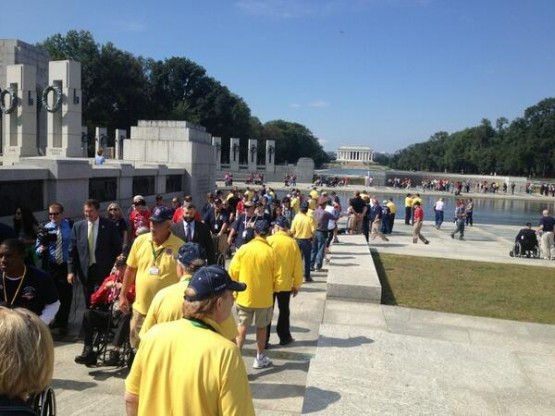 Iowa veterans at WWII memorial (Photo by Leo Shane III. Used with permission. 2013 Stars and Stripes.)